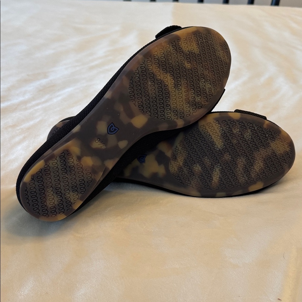 Rothy's The Emblem Round Toe Black Flats with Gold Buckle, sz 8.5 - Picture 6 of 6
